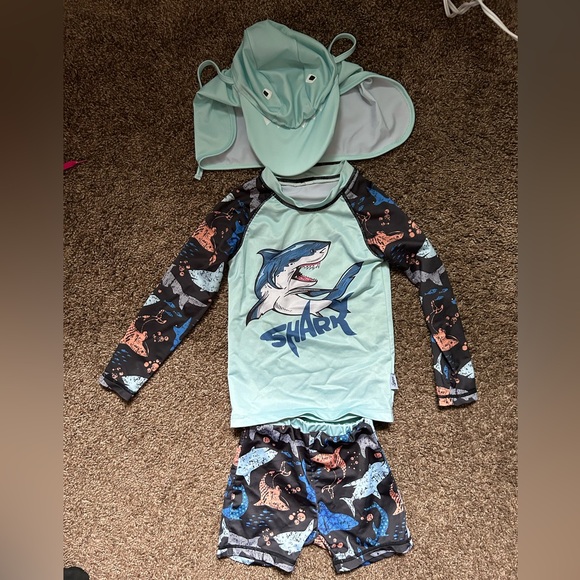 4-5T swim set - Picture 1 of 2